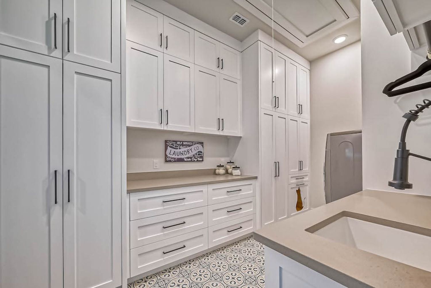 Morales-Brothers_Houston-custom-cabinets-41